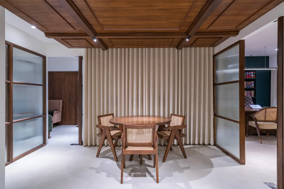 Lawyer's office — view 3